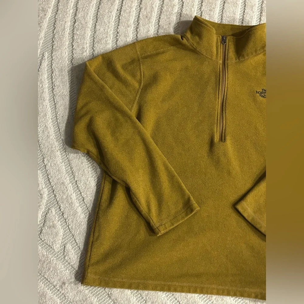 The North Face Men’s Fleece Pullover Gold/Khaki Quarter-Zip Jacket - XL